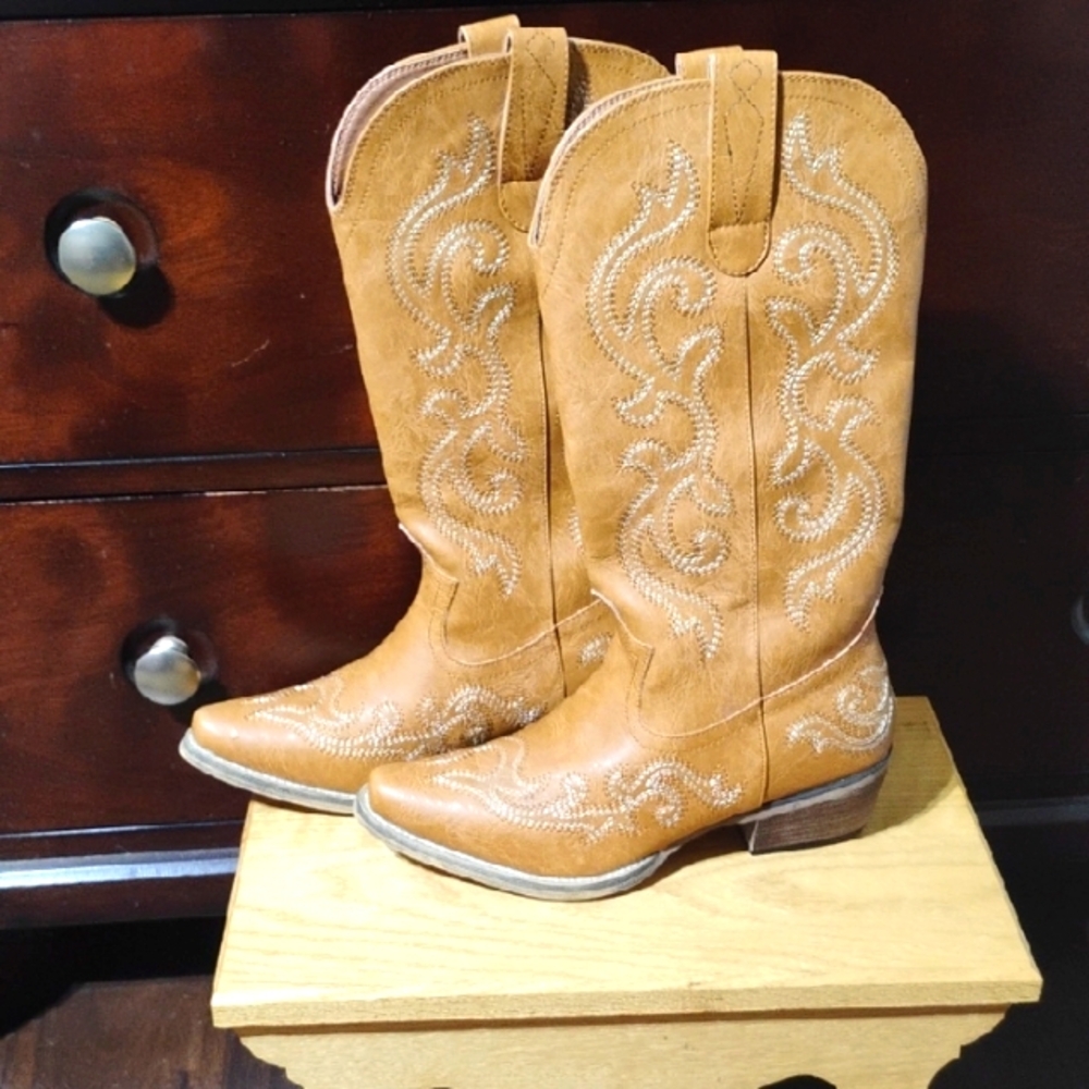 Tan Heeled Boots
